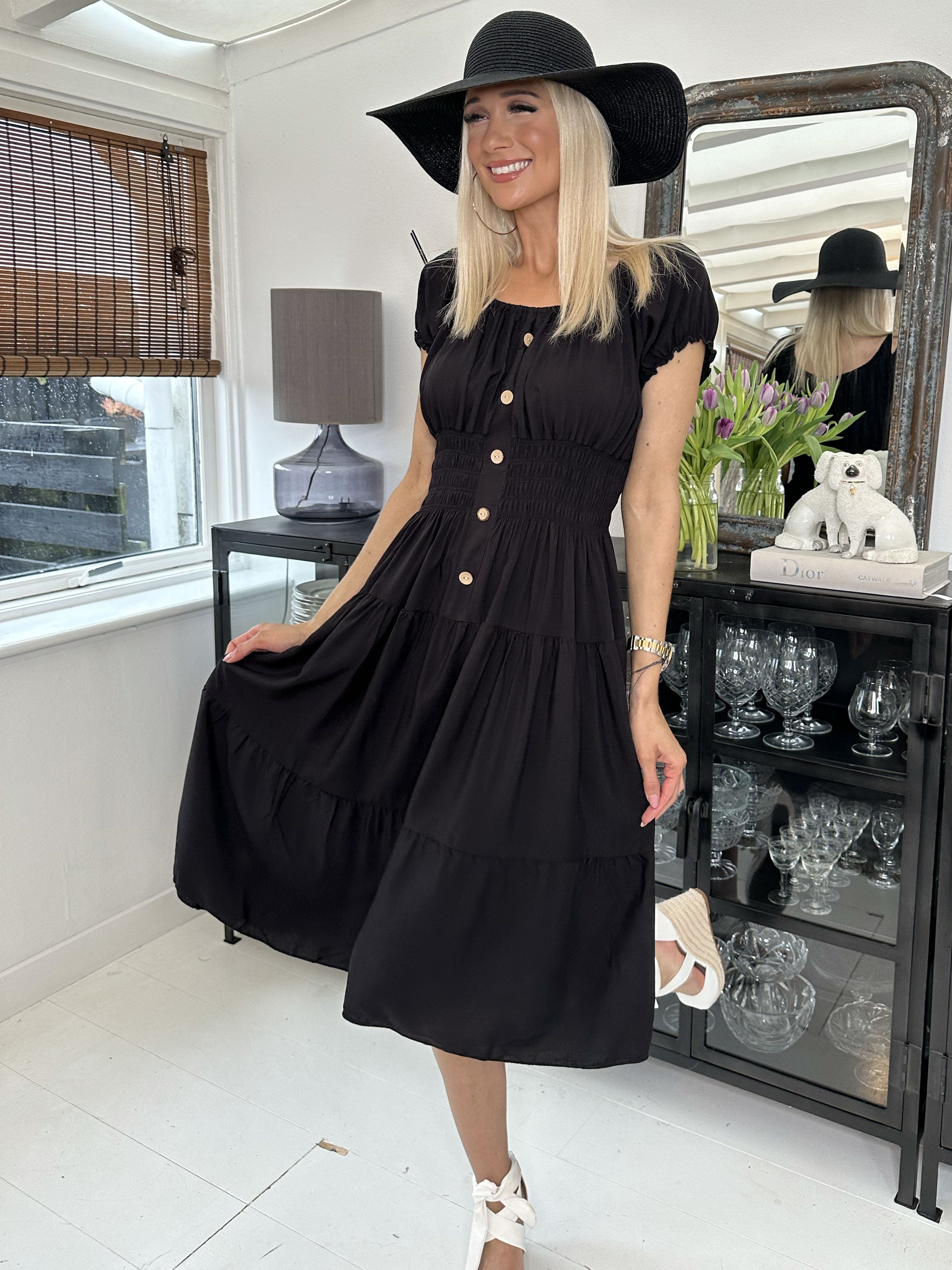 Finalia short - Sød kjole med pufærmer og elastik i taljen